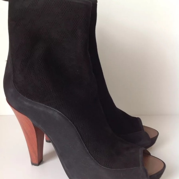 UGG Shoes - UGG Australia Anatea Black Suede Heels Sz 9.5